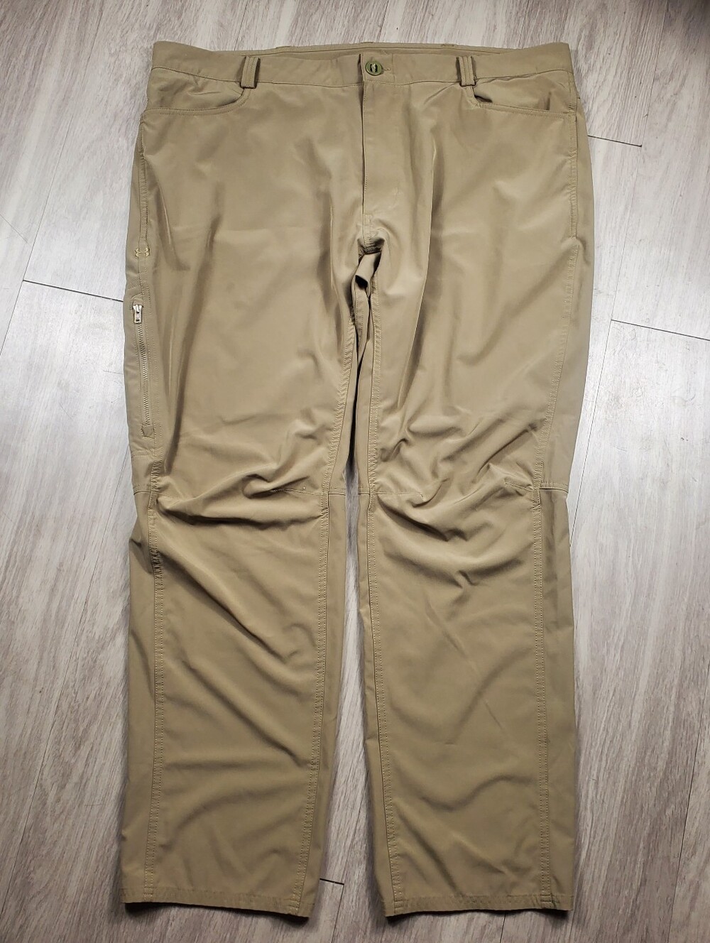 Lot of 2 Under Armour Golf Pants Men 42x32 Beige Stretch Performance - Picture 3 of 13